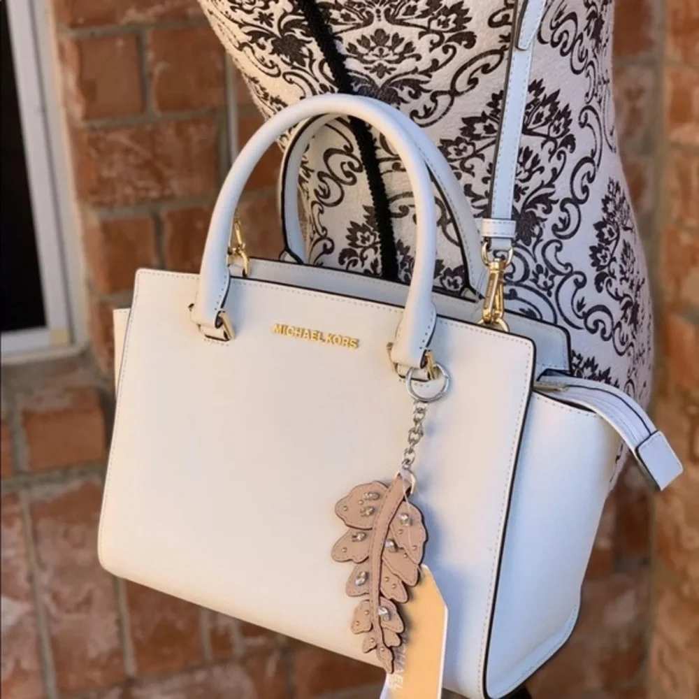 Michael kors Selma satchel bag+ keychain set